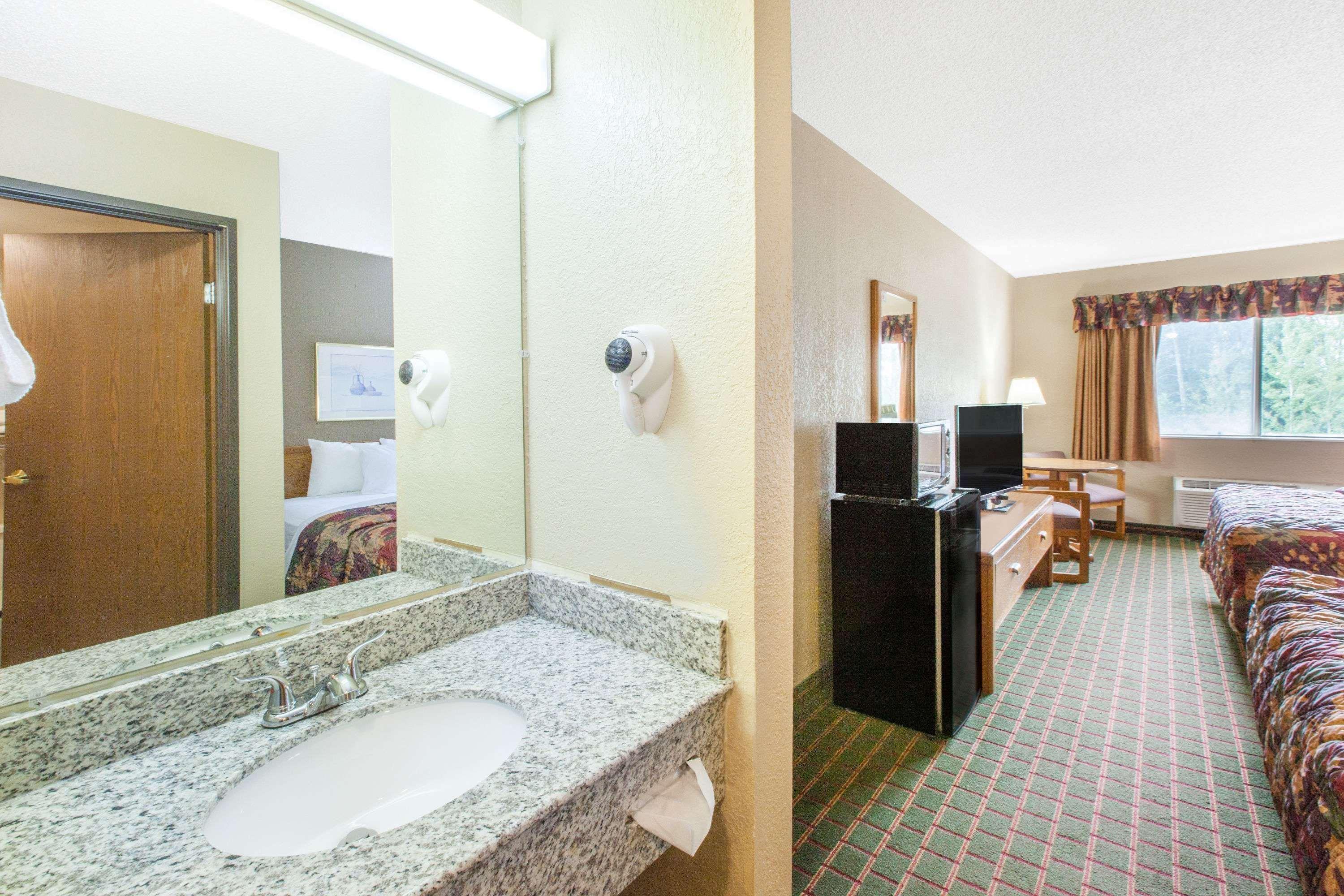 Days Inn By Wyndham Sault Ste Marie Mi Exterior foto